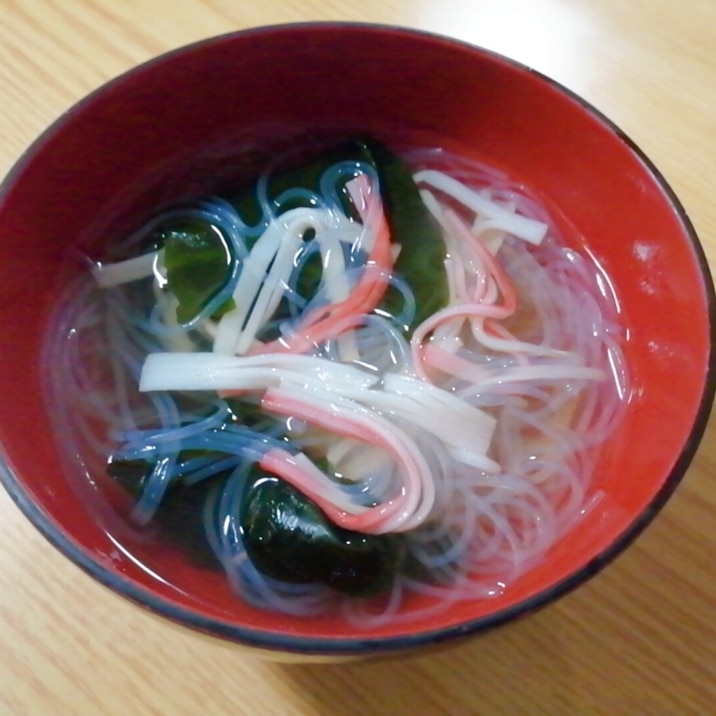 包丁不要☆春雨とカニカマとわかめのコンソメスープ